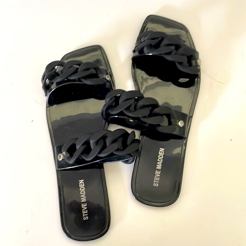Steve Madden Slides with matte black chain